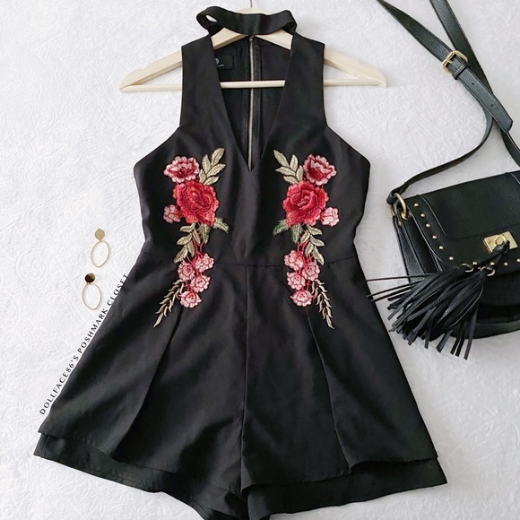 Rose Embroidered Chocker Romper - Picture 2 of 11